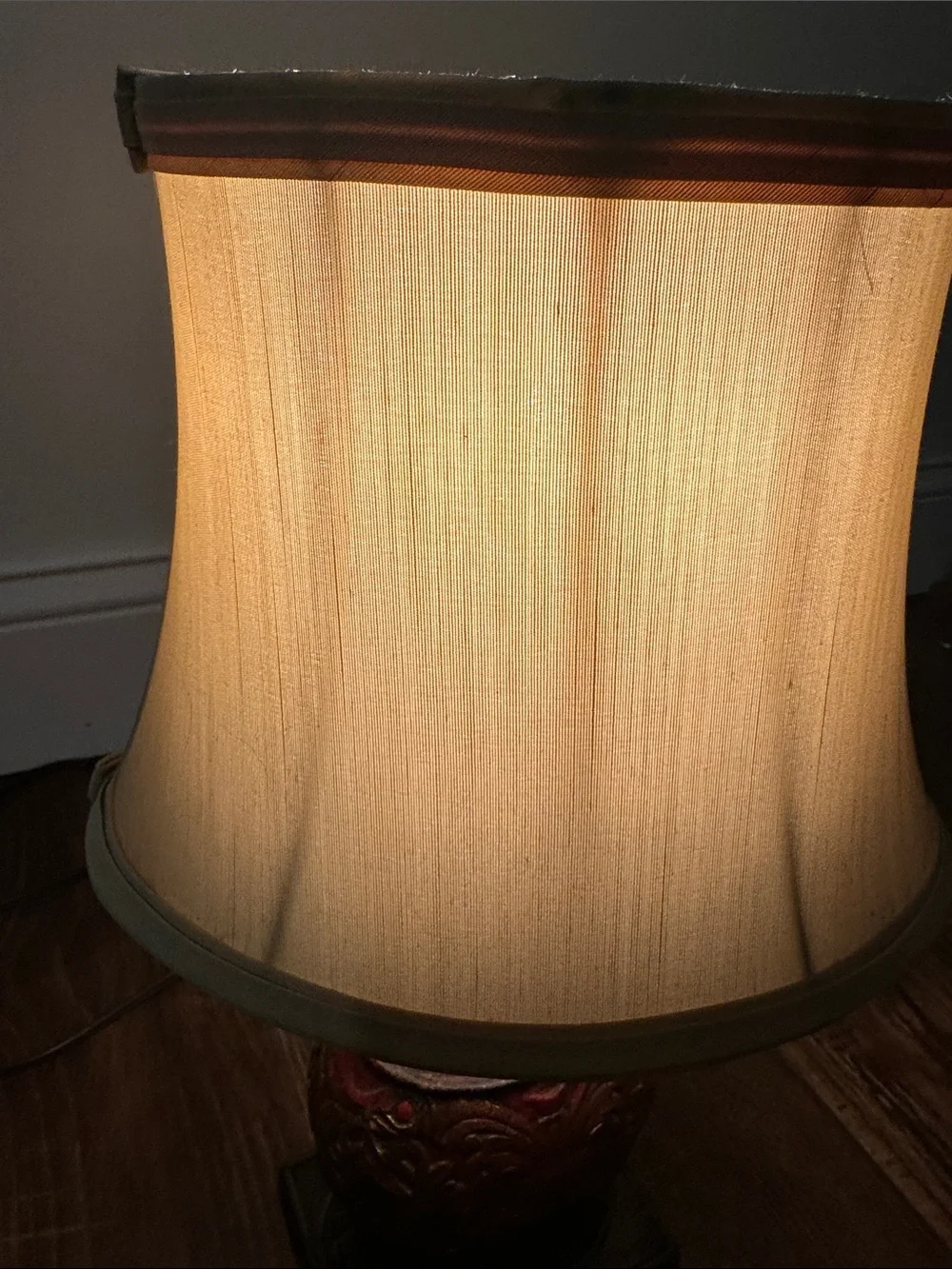 Classic Red and Gold Decorative Table Lamp with Cream Shade